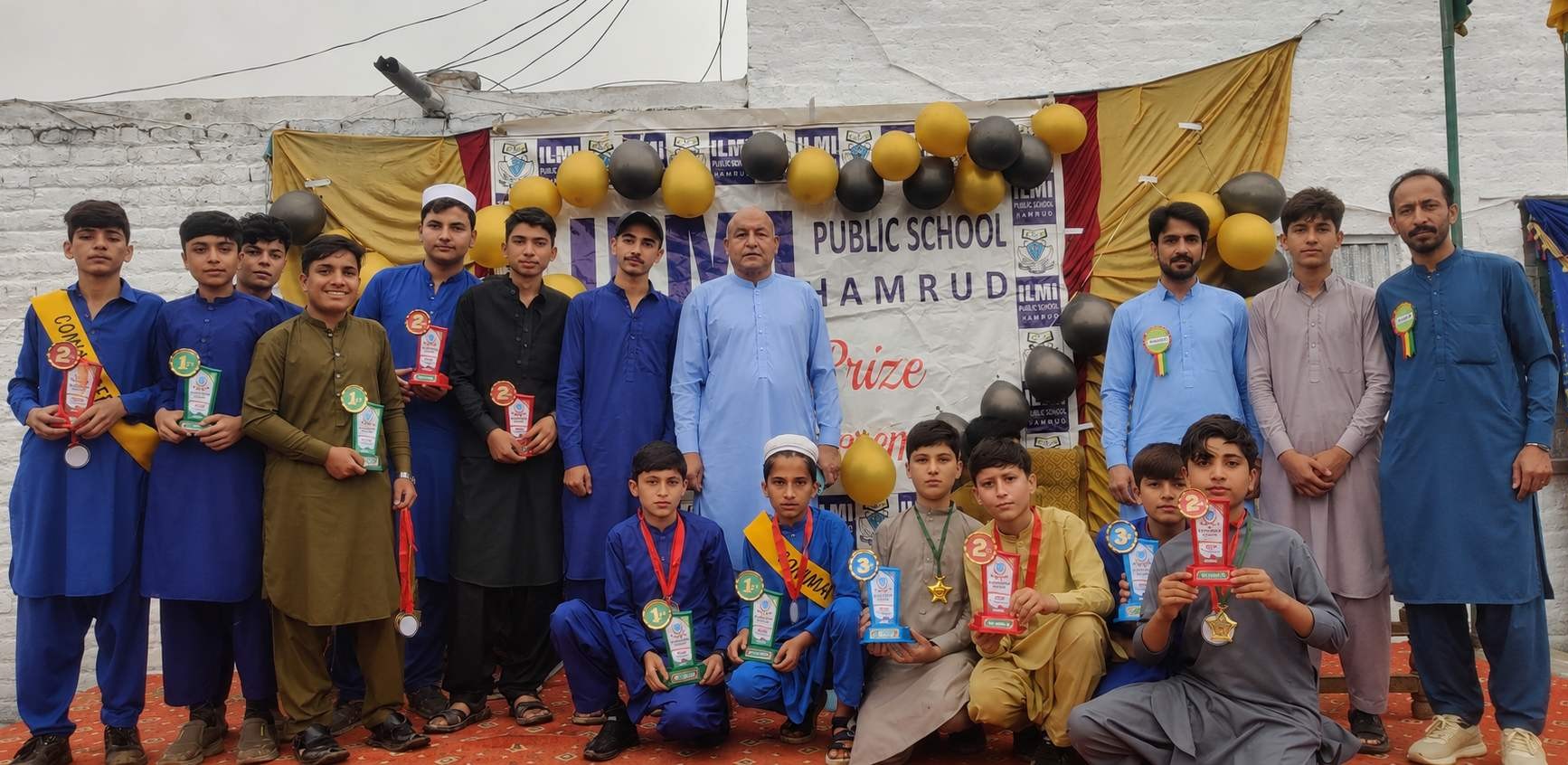 Top-performing students of Ilmi Public High School